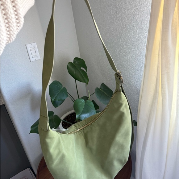 Universal Thread Handbags - Universal Thread Olive Crossbody Bag NWT